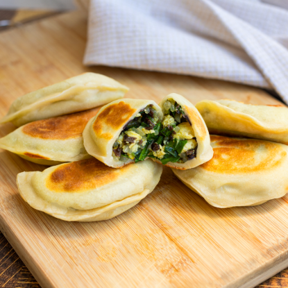Fried Chinese Leek Dumplings 6 pieces 1 each