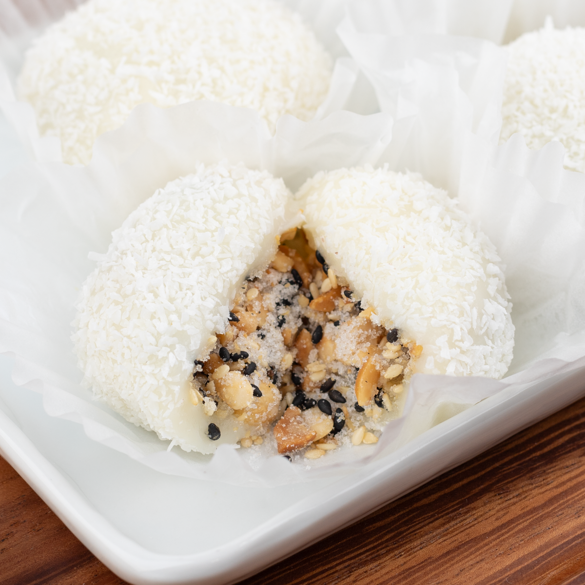 Black sesame & Peanut Mochi 6 pieces 1 each