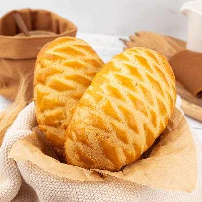 Red Bean Pineapple Bun 2pcs 1 each